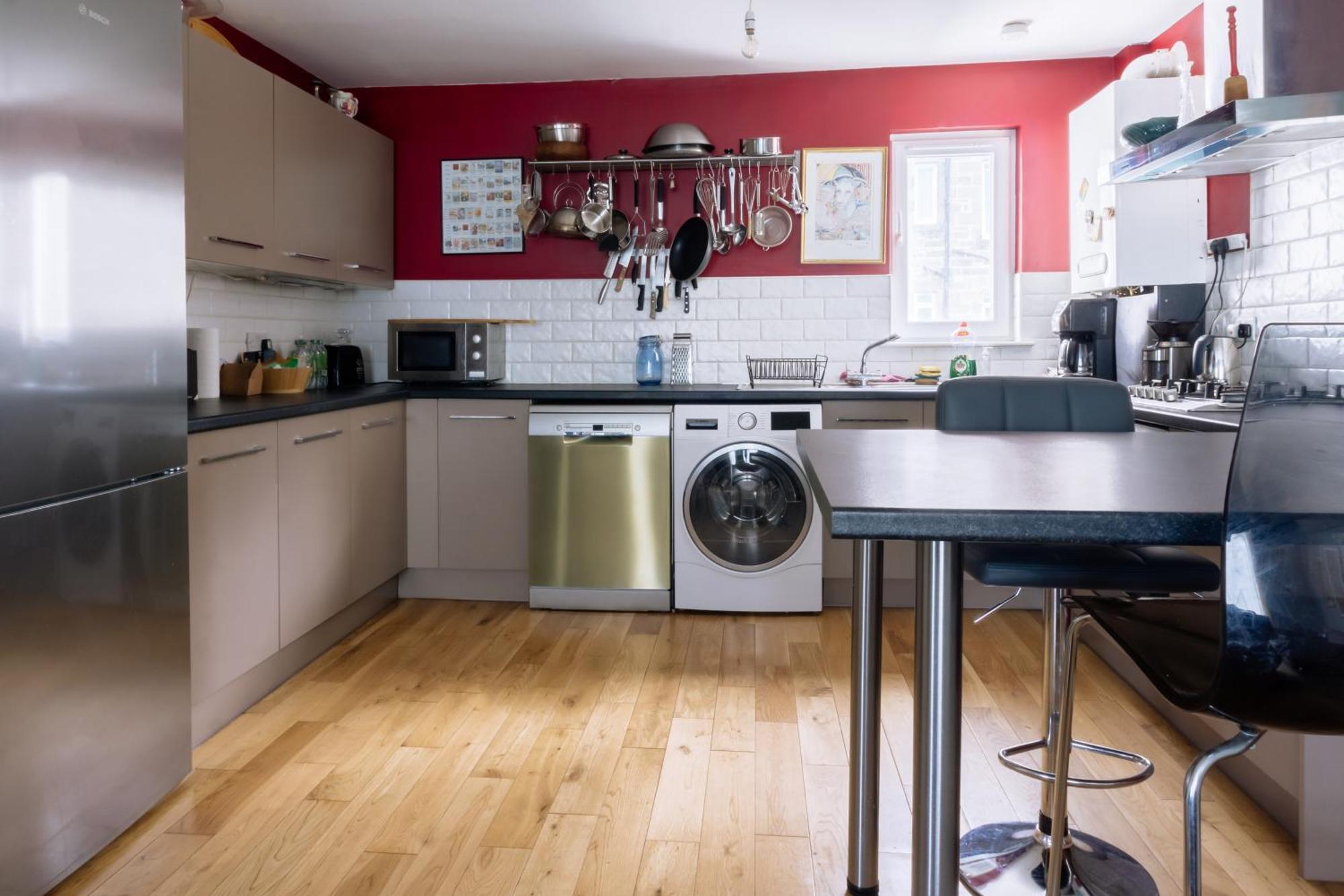 Stylish 3 Bedroom Apartment Near Hollyrood Park エディンバラ エクステリア 写真